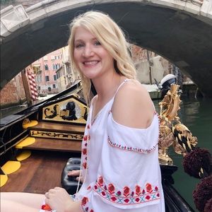 Meet your Posher, Holly